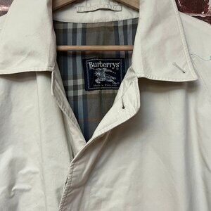 Vintage Burberrys of London Trench Coat - Made in England - Beige